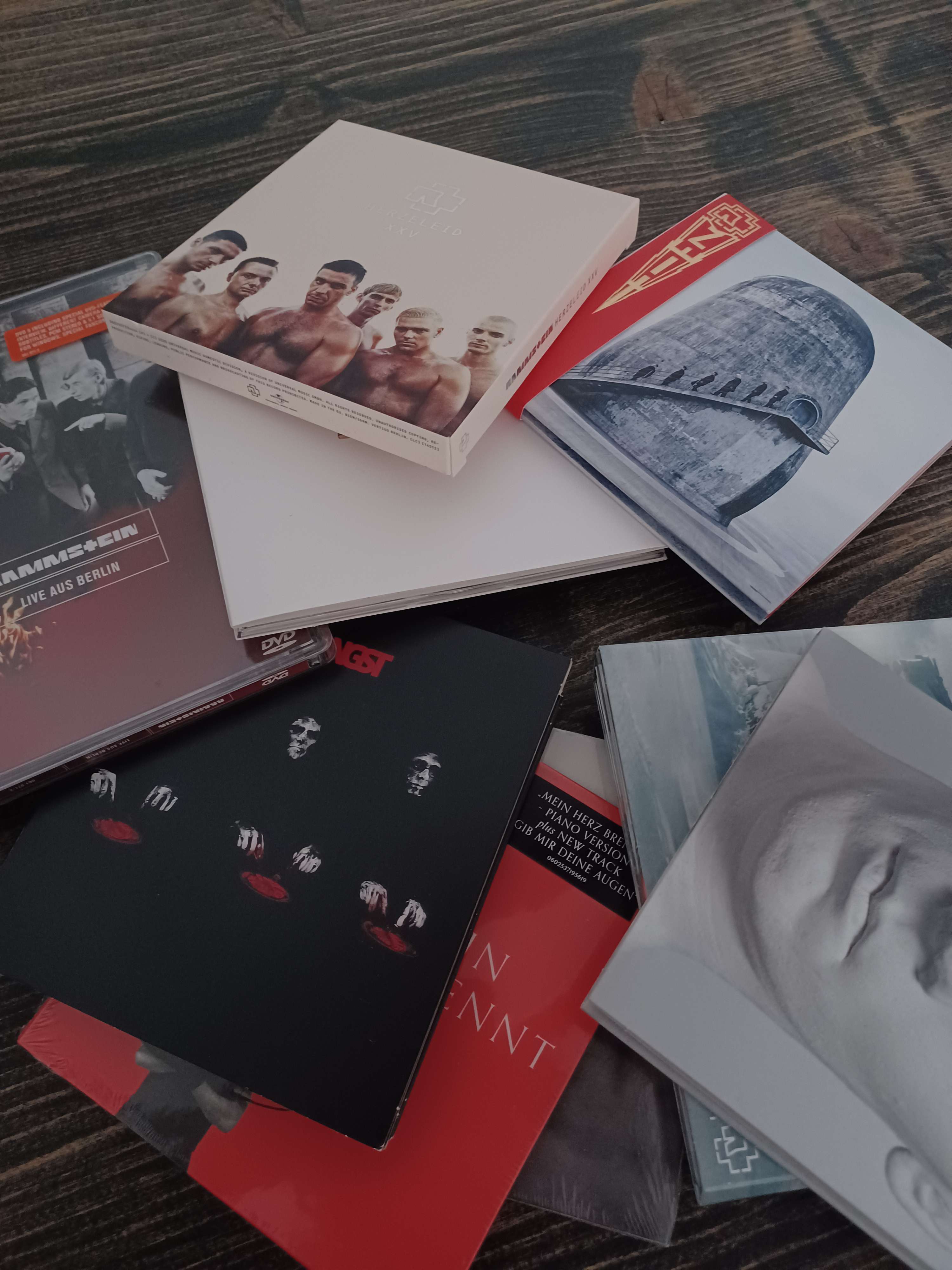 Herzeleid Album